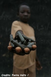 400px-Demobilize_child_soldiers_in_the_Central_African_Republic1-e1360668217287